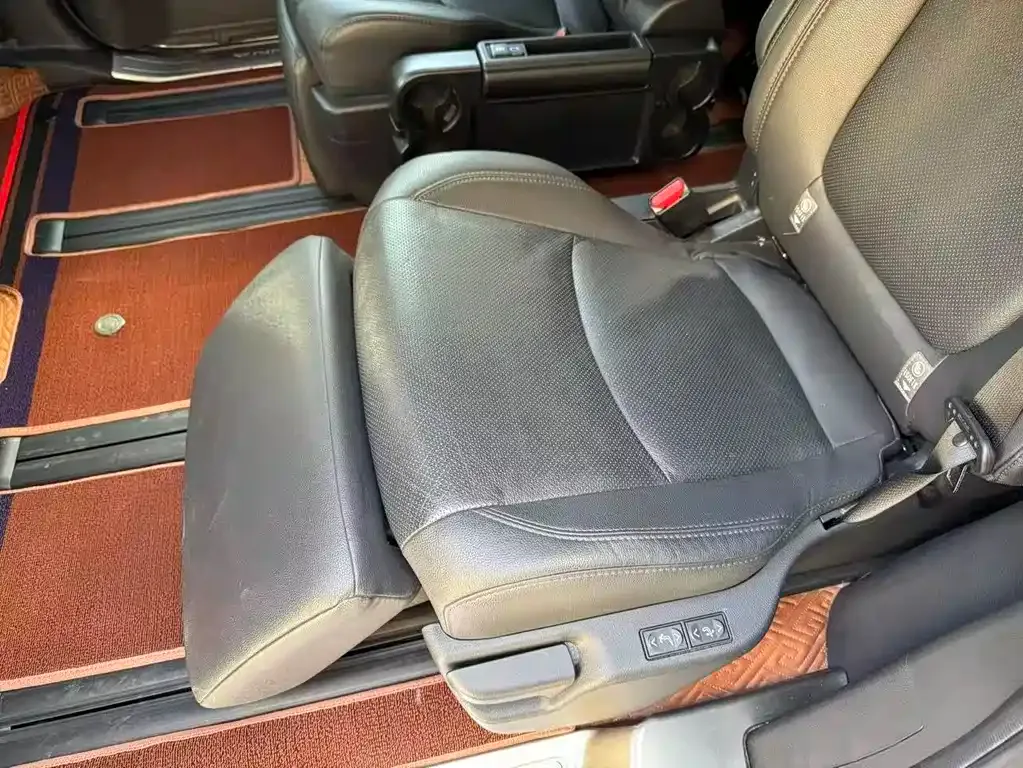 Toyota Sienna 2023 из CN, фото 7