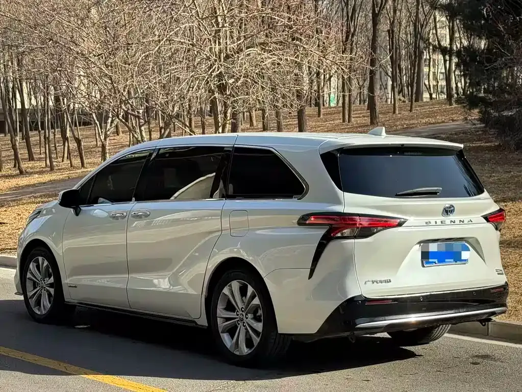 Toyota Sienna 2023 из CN, фото 10