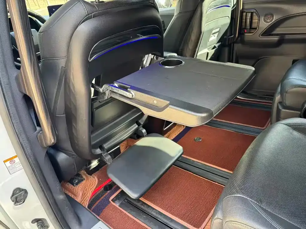 Toyota Sienna 2023 из CN, фото 9