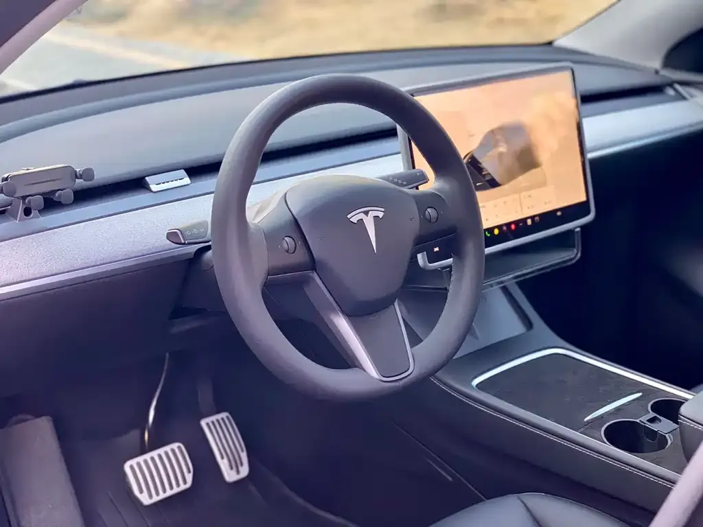 Tesla Model Y 2024 из CN, фото 2