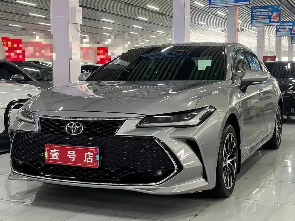 Toyota Avalon 2023 из CN, фото 1