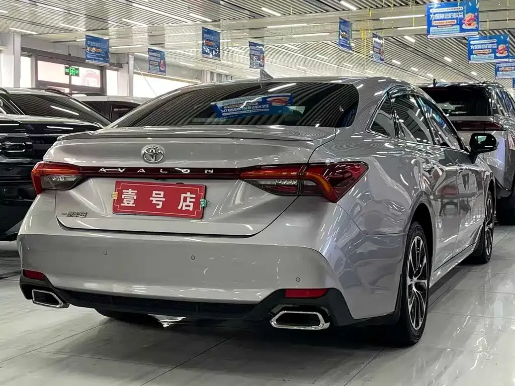 Toyota Avalon 2023 из CN, фото 4