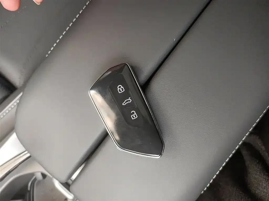 Volkswagen Passat 2025 из CN, фото 4
