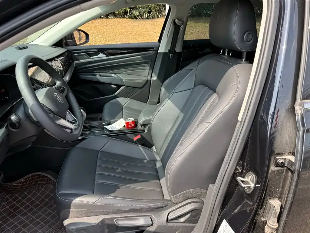Volkswagen Passat 2024 из CN, фото 4