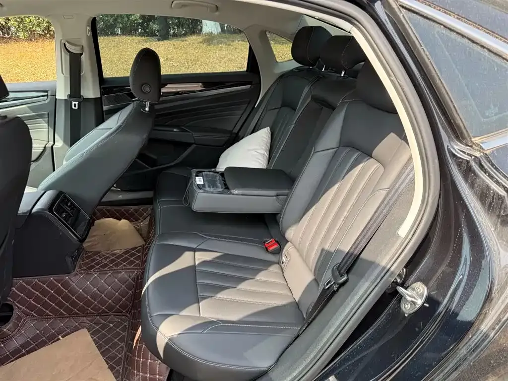 Volkswagen Passat 2024 из CN, фото 2