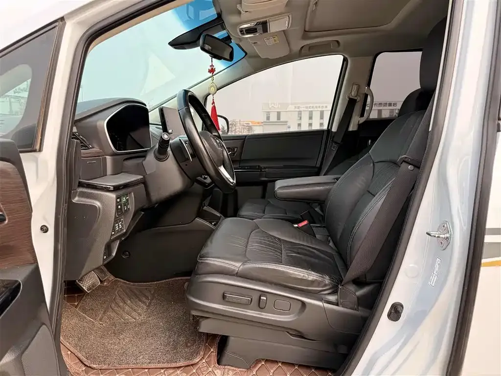 Honda Odyssey — фото 10