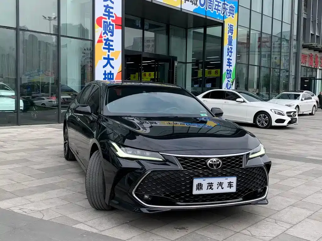 Toyota Avalon 2023 из CN, фото 1