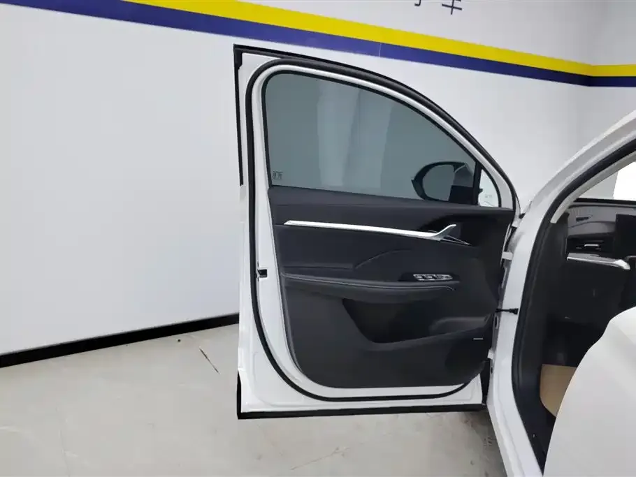Roewe RX5 MAX 2023 из CN, фото 7