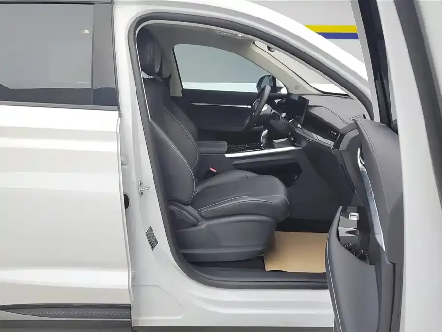 Roewe RX5 MAX 2023 из CN, фото 9