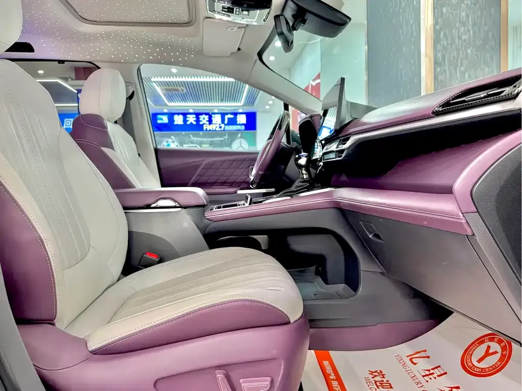 Toyota Sienna 2024 из CN, фото 2