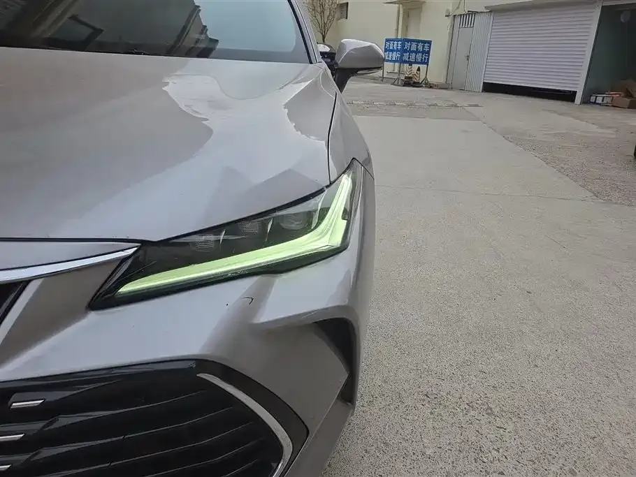 Toyota Avalon 2022 из CN, фото 2