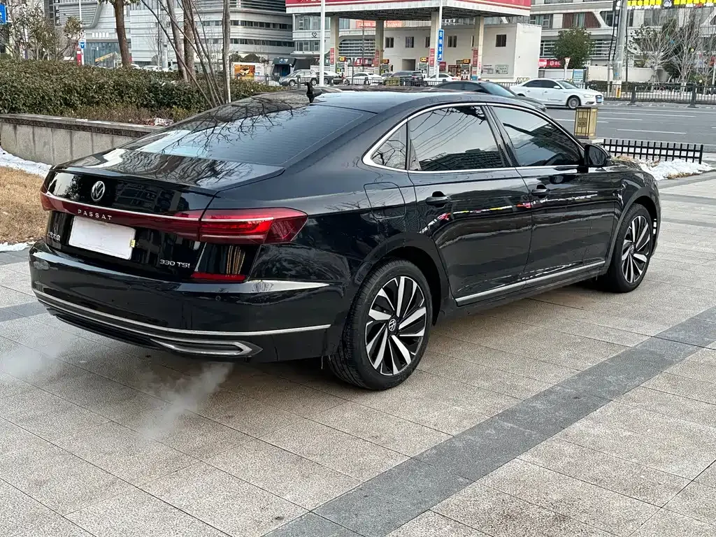 Volkswagen Passat 2023 из CN, фото 10