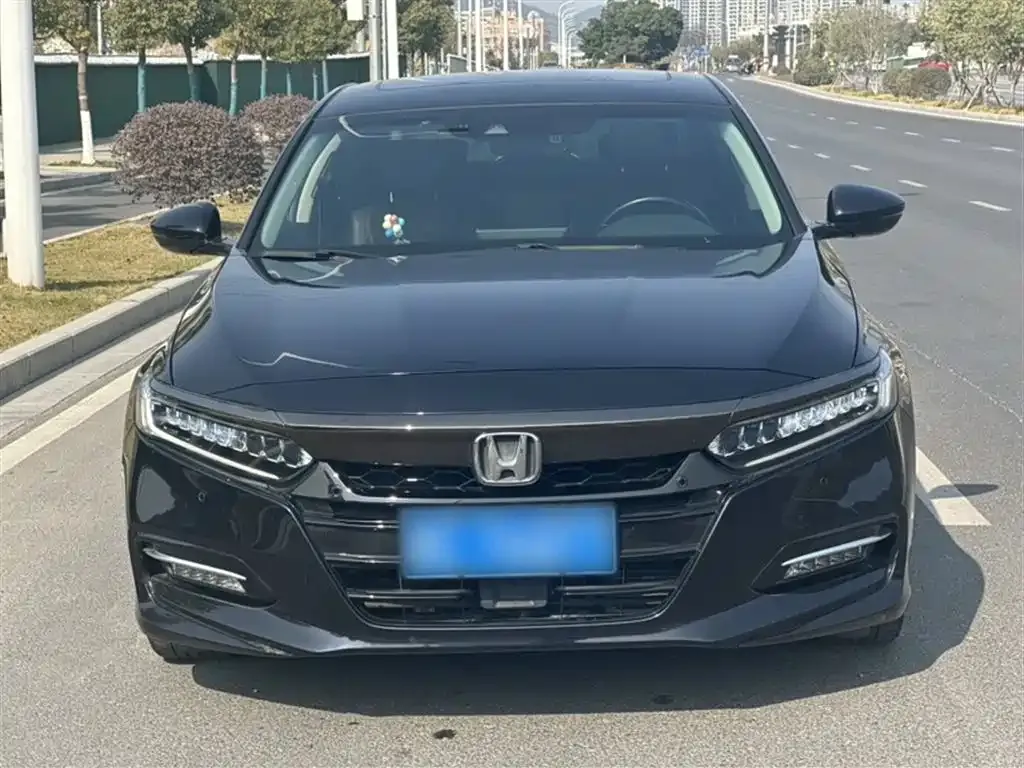 Honda Accord — фото 10