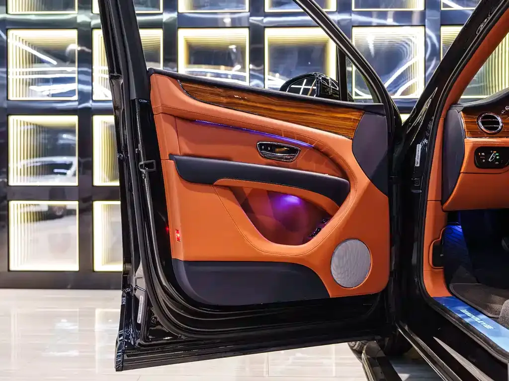 Bentley Bentayga 2021 из CN, фото 6