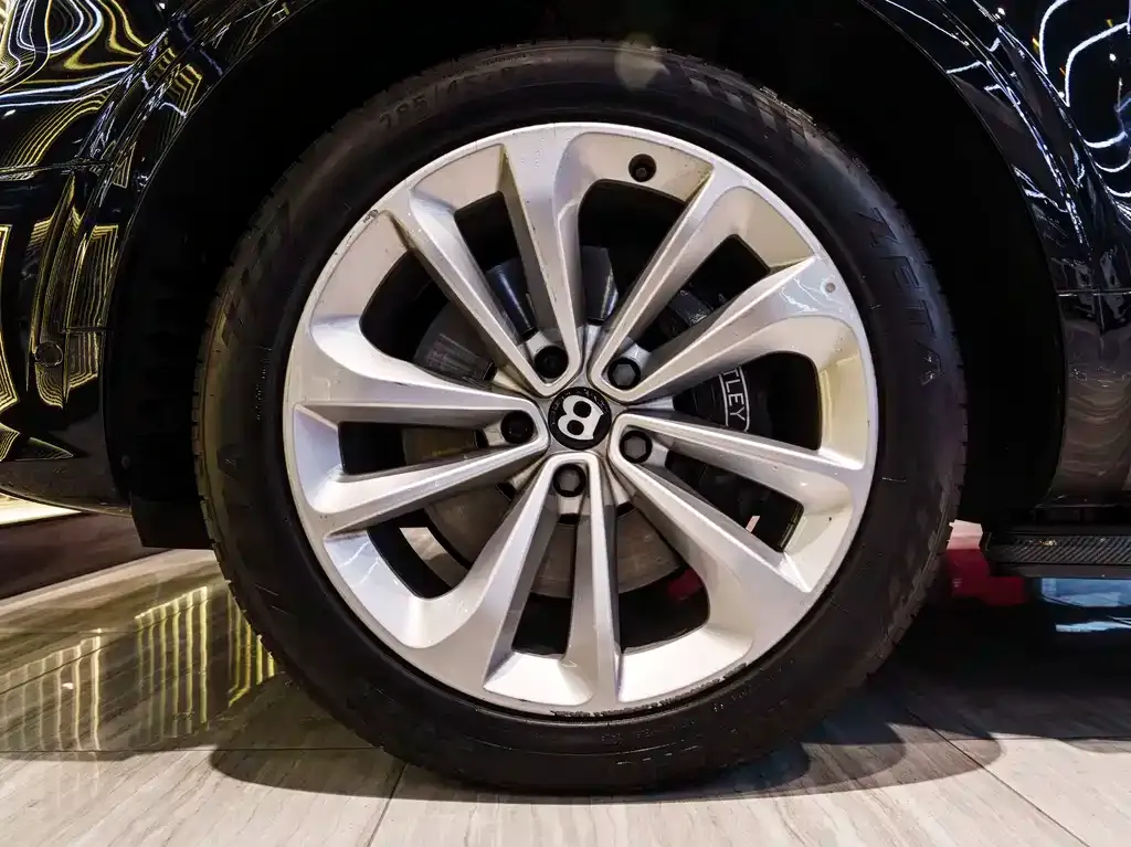 Bentley Bentayga 2021 из CN, фото 7