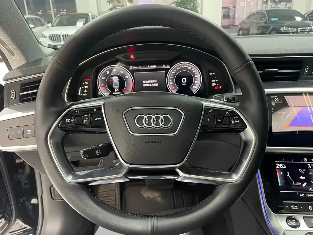 Audi A7L — фото 8