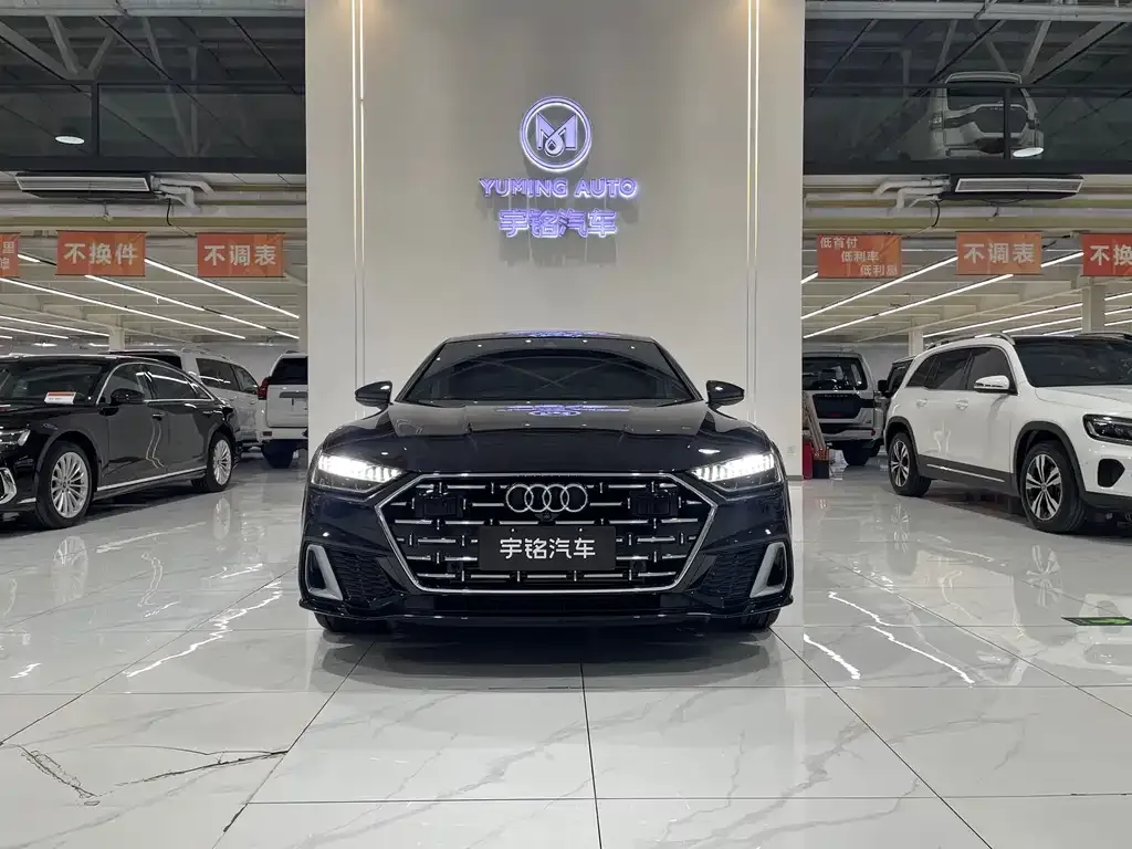 Audi A7L — фото 7