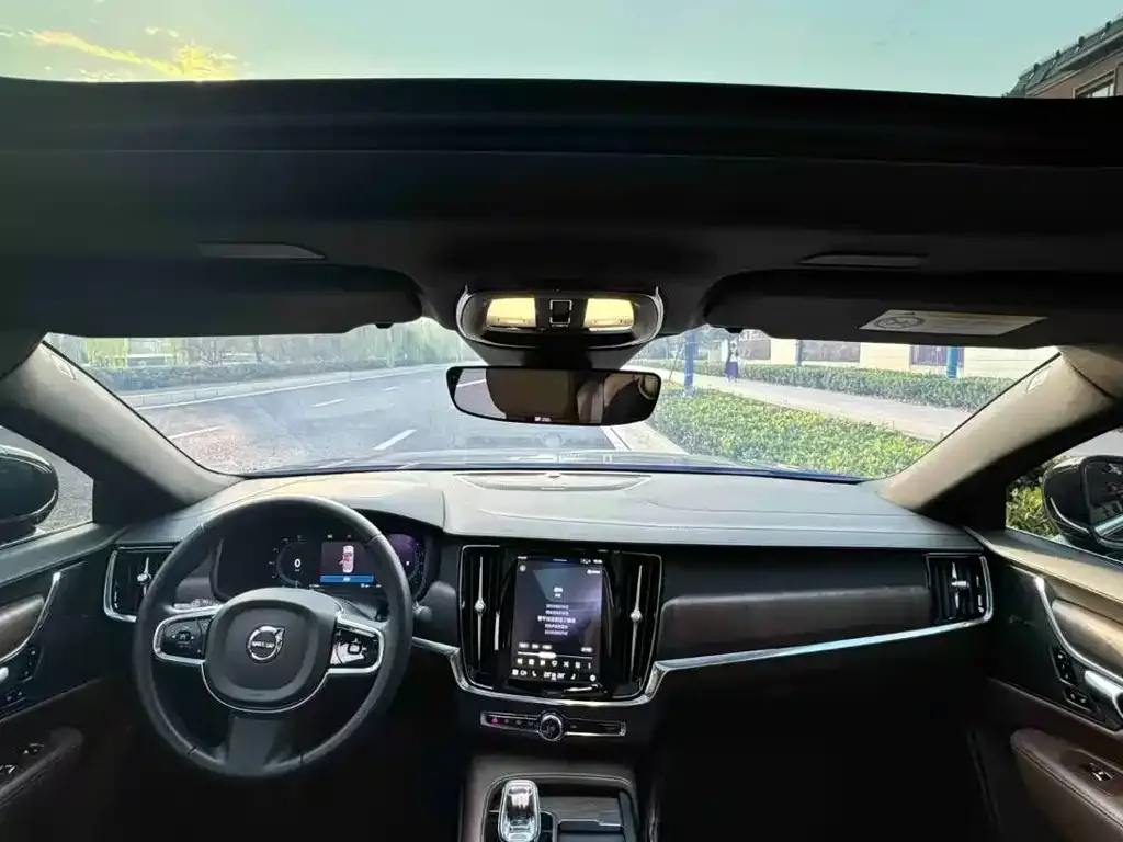 Volvo S90 2023 из CN, фото 5