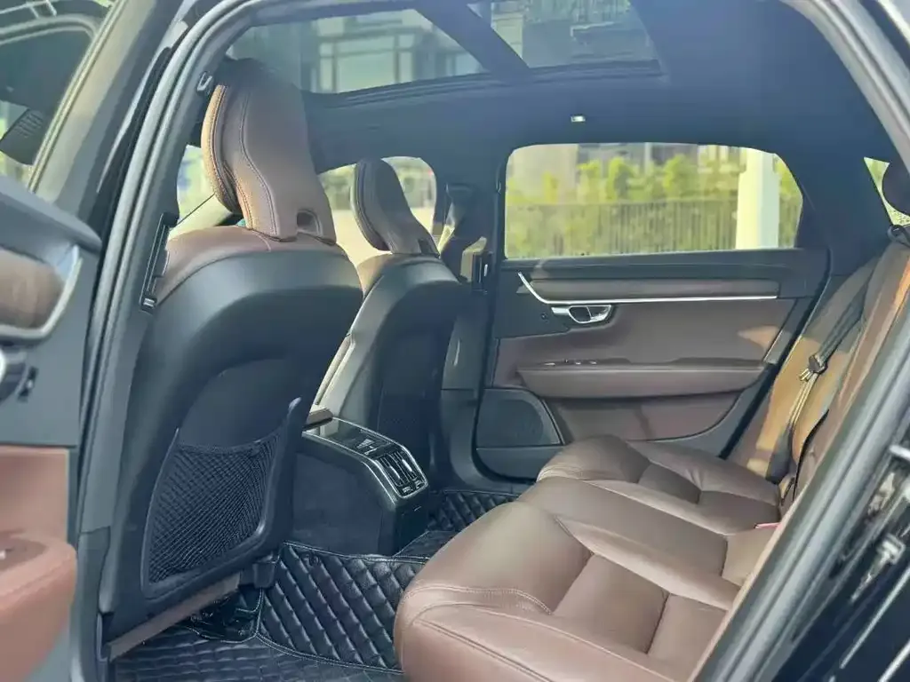 Volvo S90 2023 из CN, фото 8