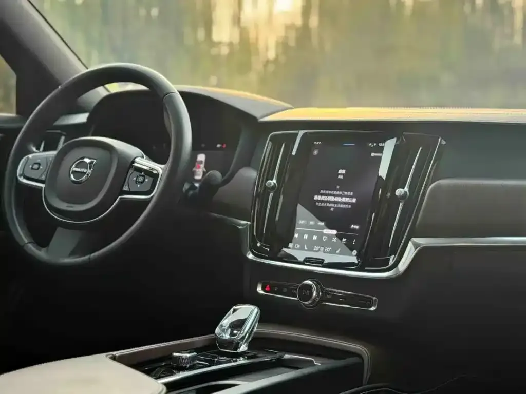Volvo S90 2023 из CN, фото 3