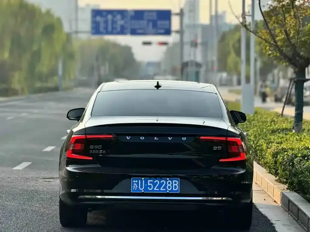 Volvo S90 2023 из CN, фото 7