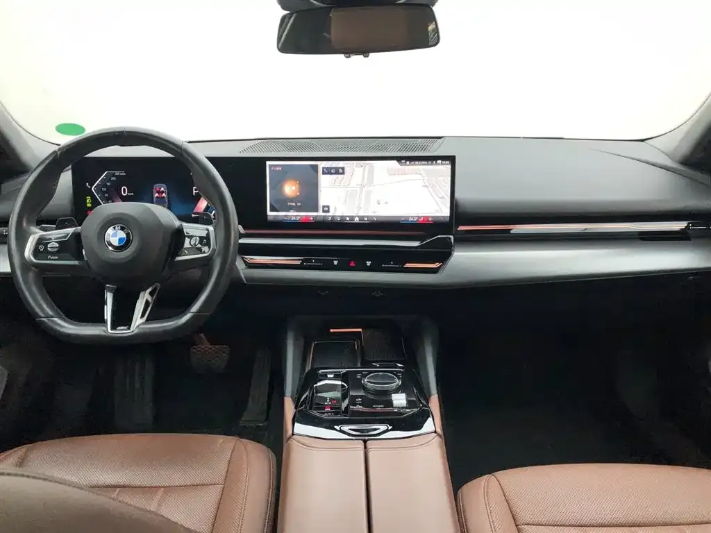 BMW 5 Series 2024 из CN, фото 3