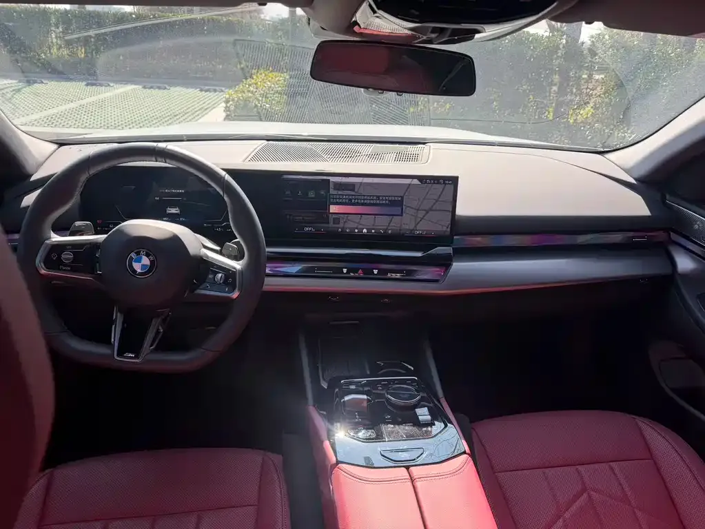 BMW 5 Series 2025 из CN, фото 7