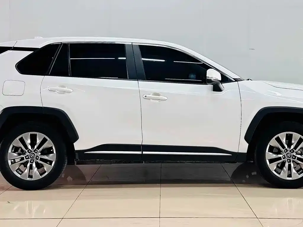Toyota Wildlander 2022 из CN, фото 2