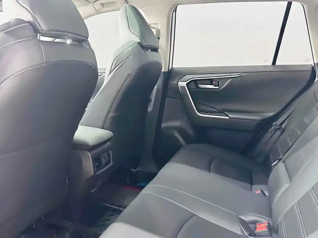 Toyota Wildlander 2022 из CN, фото 6