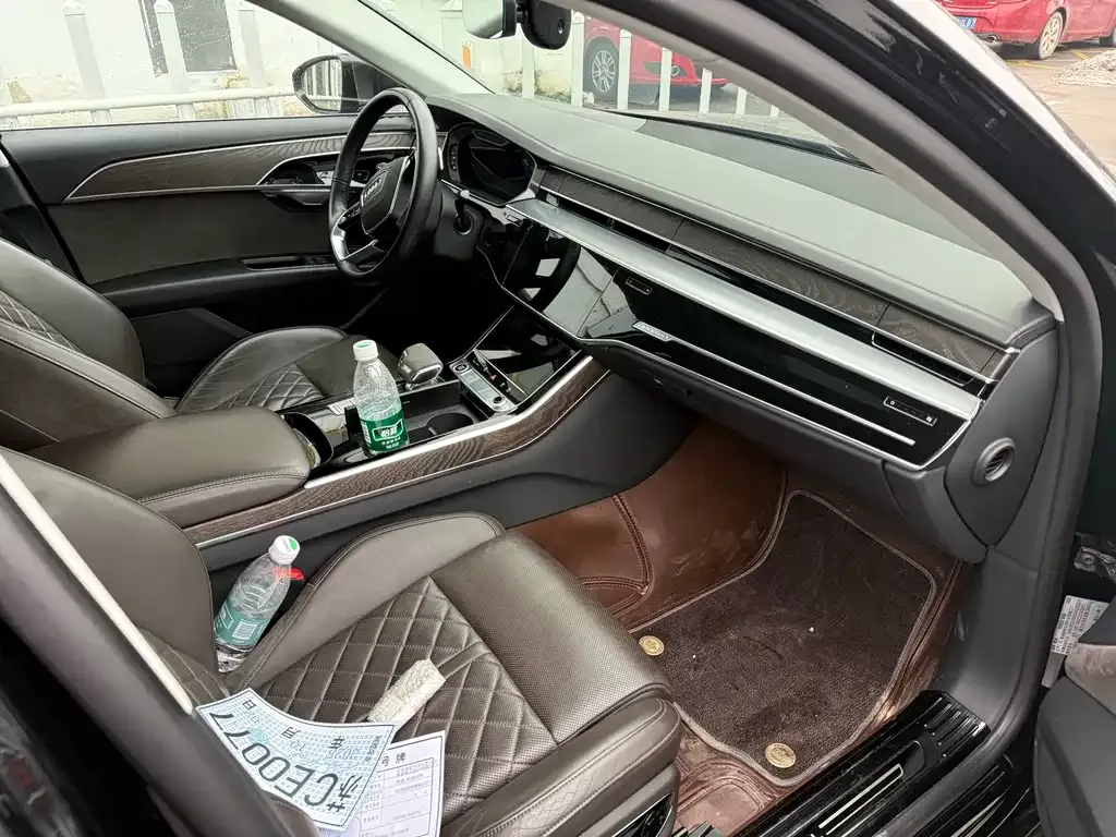 Audi A8 2022 из CN, фото 7
