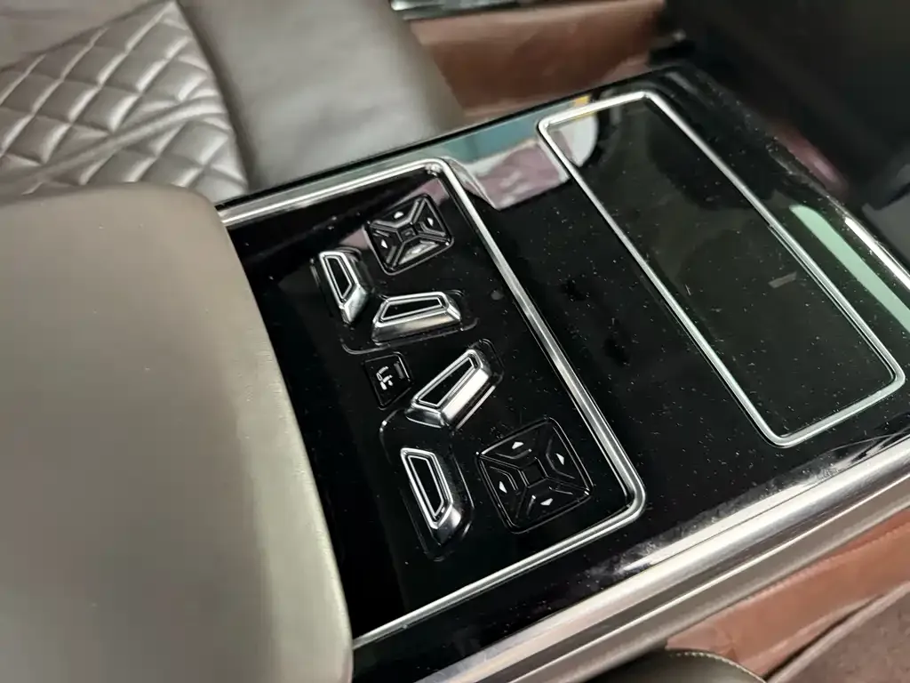 Audi A8 2022 из CN, фото 9