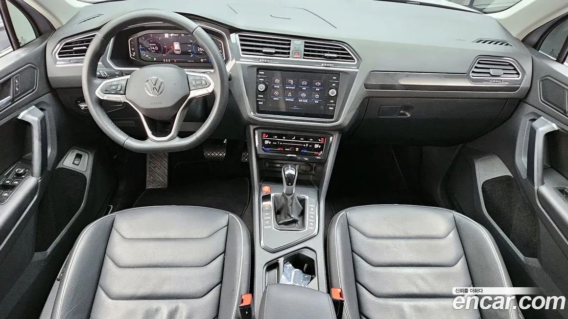 Volkswagen Tiguan — фото 10