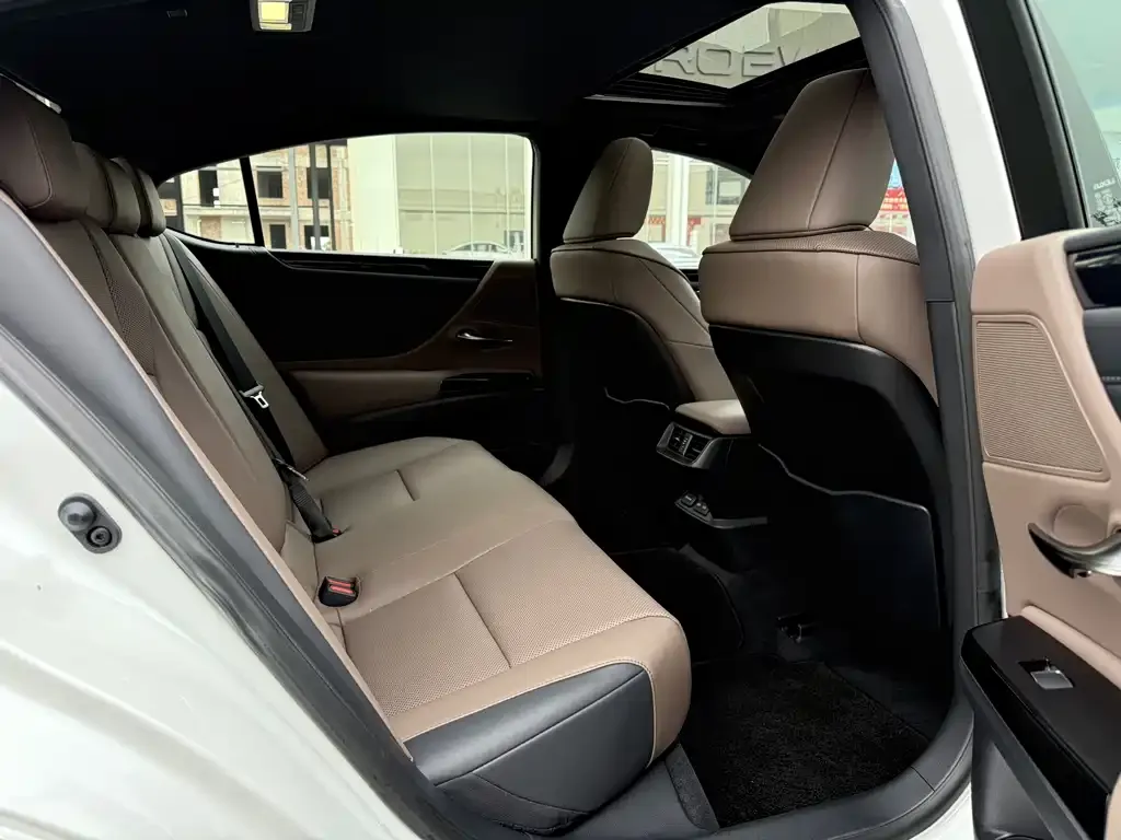 Lexus ES 2024 из CN, фото 3