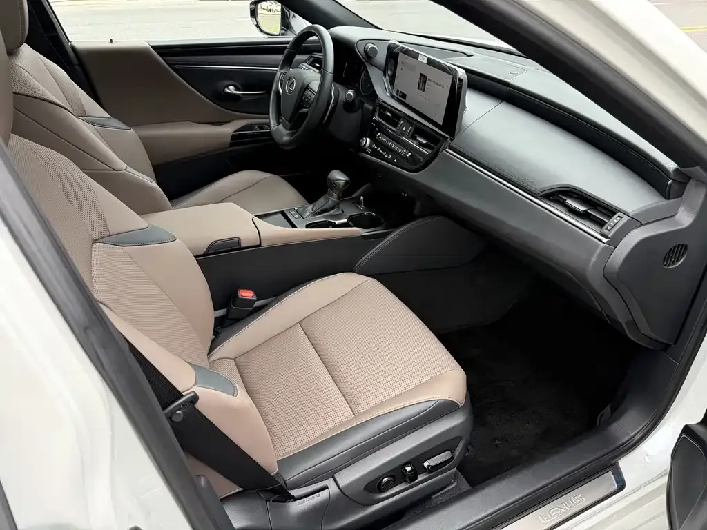 Lexus ES 2024 из CN, фото 9