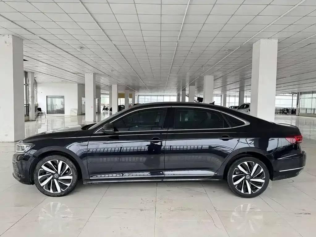 Volkswagen Passat 2021 из CN, фото 2