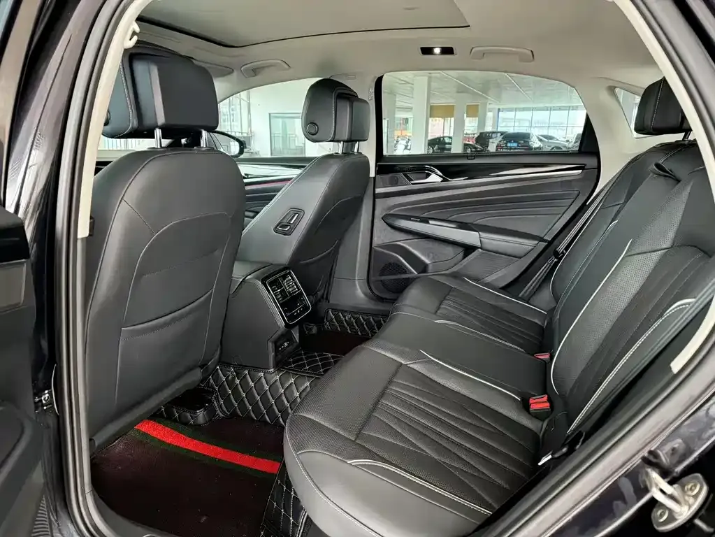 Volkswagen Passat 2021 из CN, фото 4