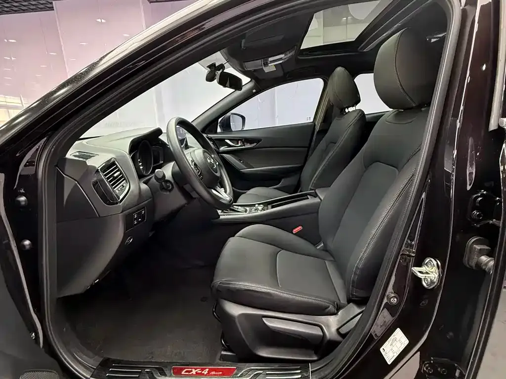 Mazda CX-4 2023 из CN, фото 7