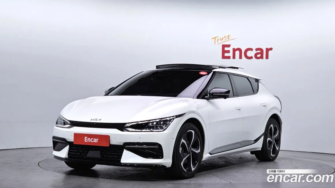 Kia EV6 — фото 1