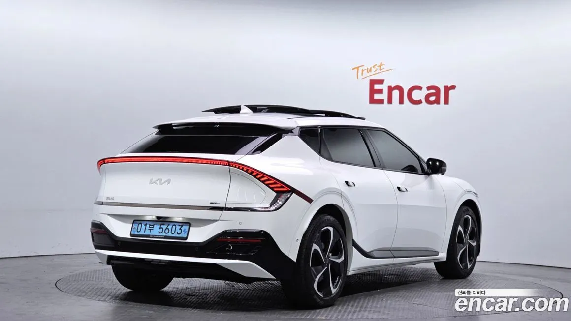 Kia EV6 — фото 6