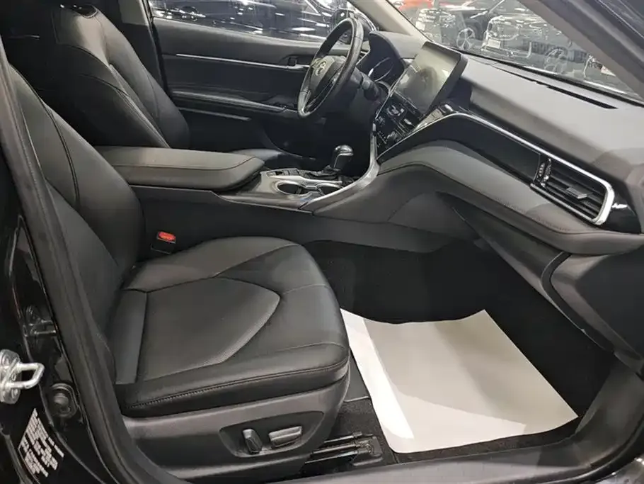 Toyota Camry 2021 из CN, фото 2