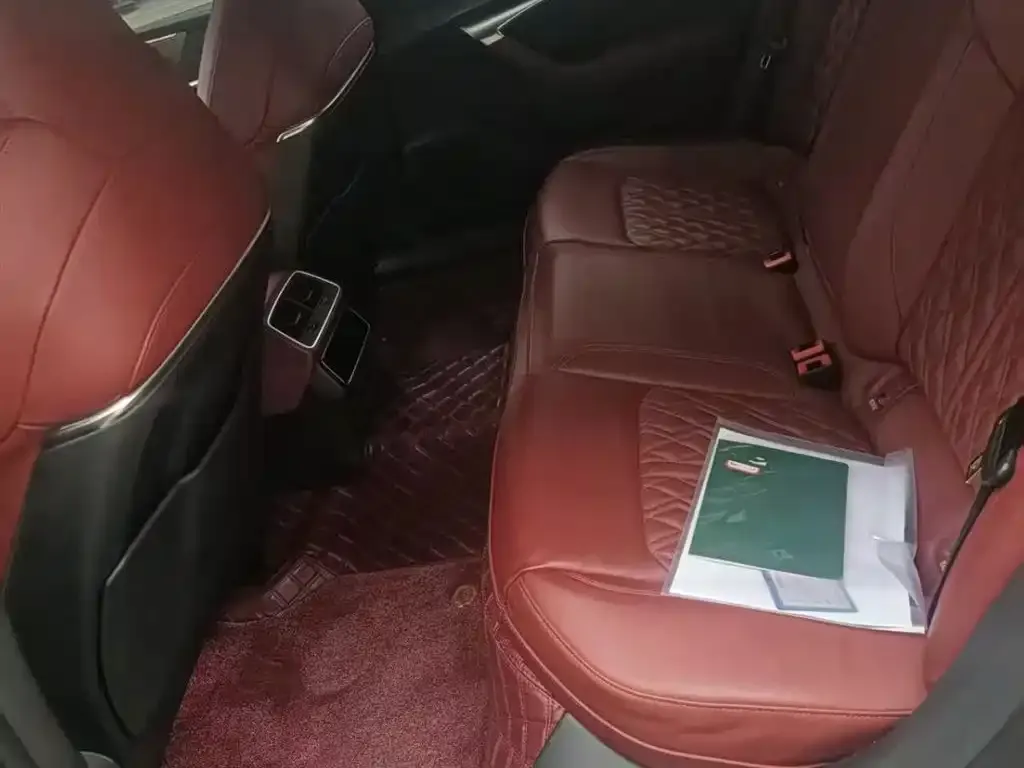 Audi A7L 2024 из CN, фото 7
