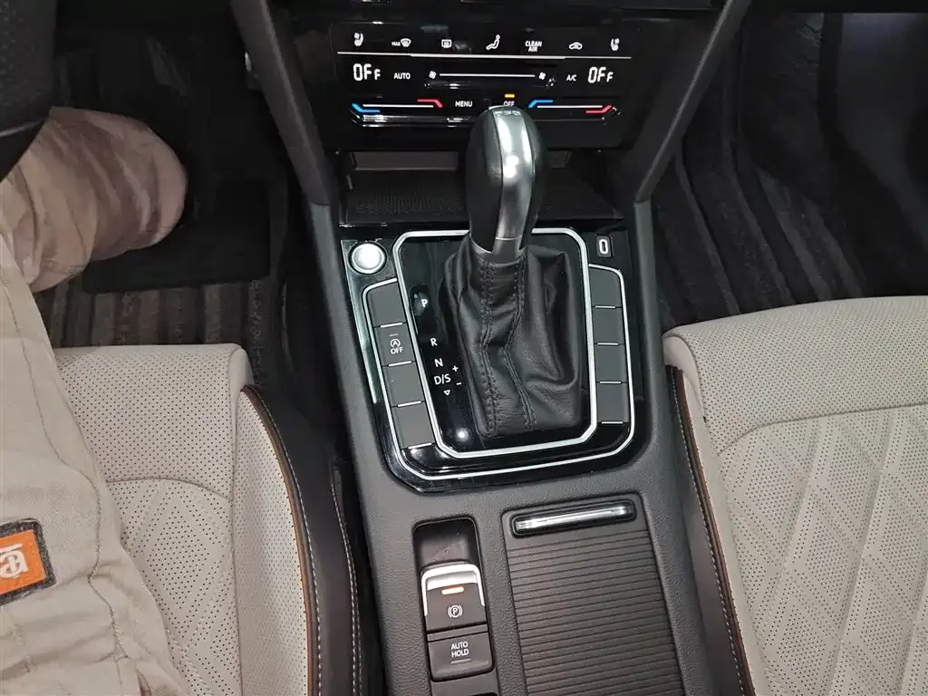Volkswagen Magotan 2022 из CN, фото 10