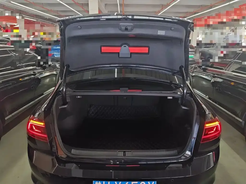 Volkswagen Magotan 2022 из CN, фото 8