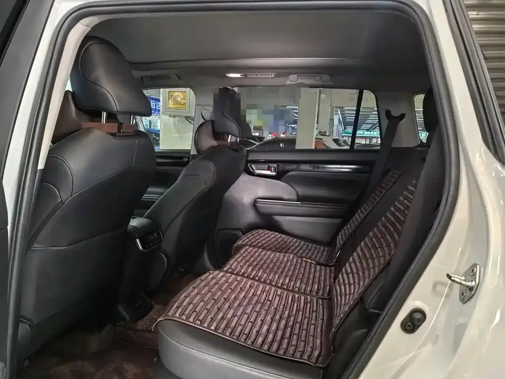 Toyota Highlander 2023 из CN, фото 8