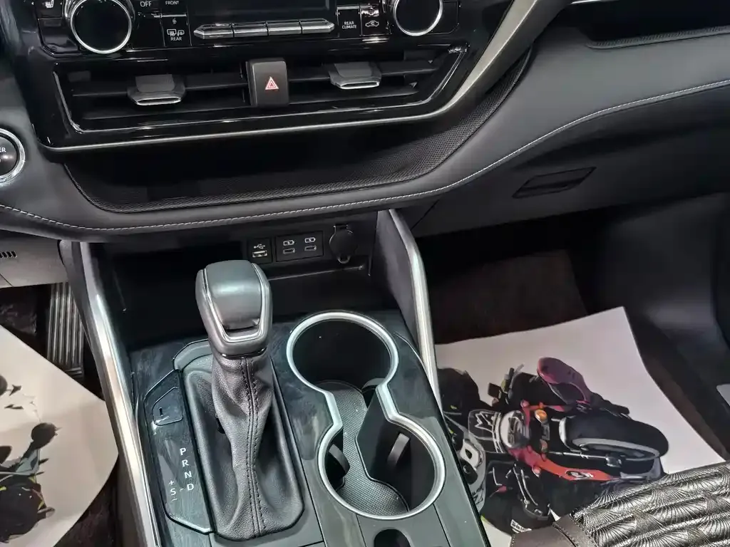 Toyota Highlander 2023 из CN, фото 3