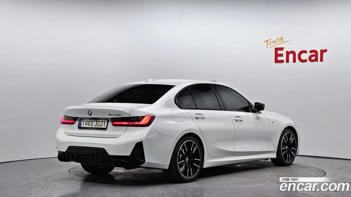BMW 3-Series 2024 из KR, фото 2