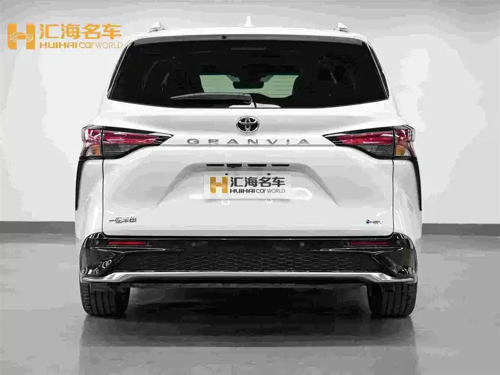 Toyota Granvia 2024 из CN, фото 10