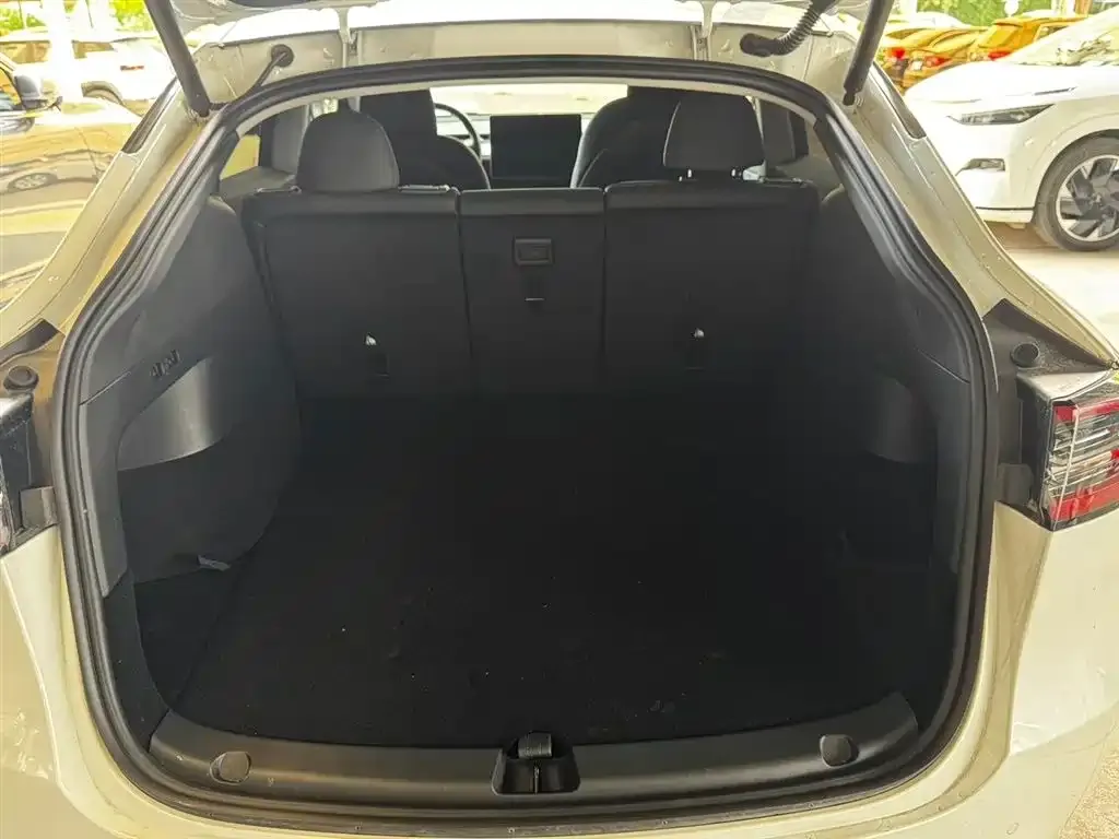 Tesla Model Y 2023 из CN, фото 5