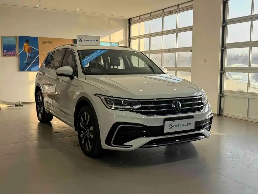 Volkswagen Tiguan L — фото 2
