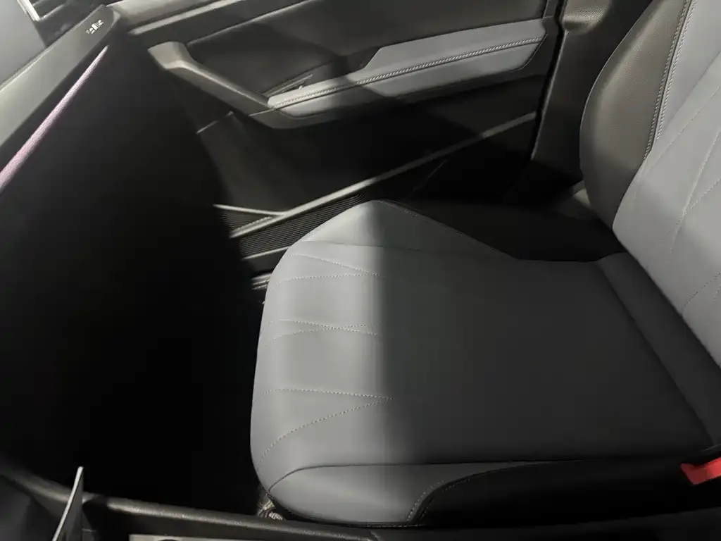 Volkswagen Lavida 2024 из CN, фото 5